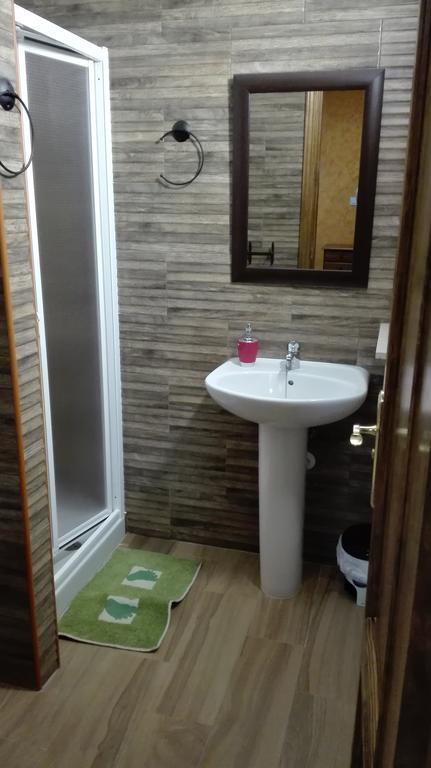 Готель Hostal La Aldaba Montearagon Екстер'єр фото