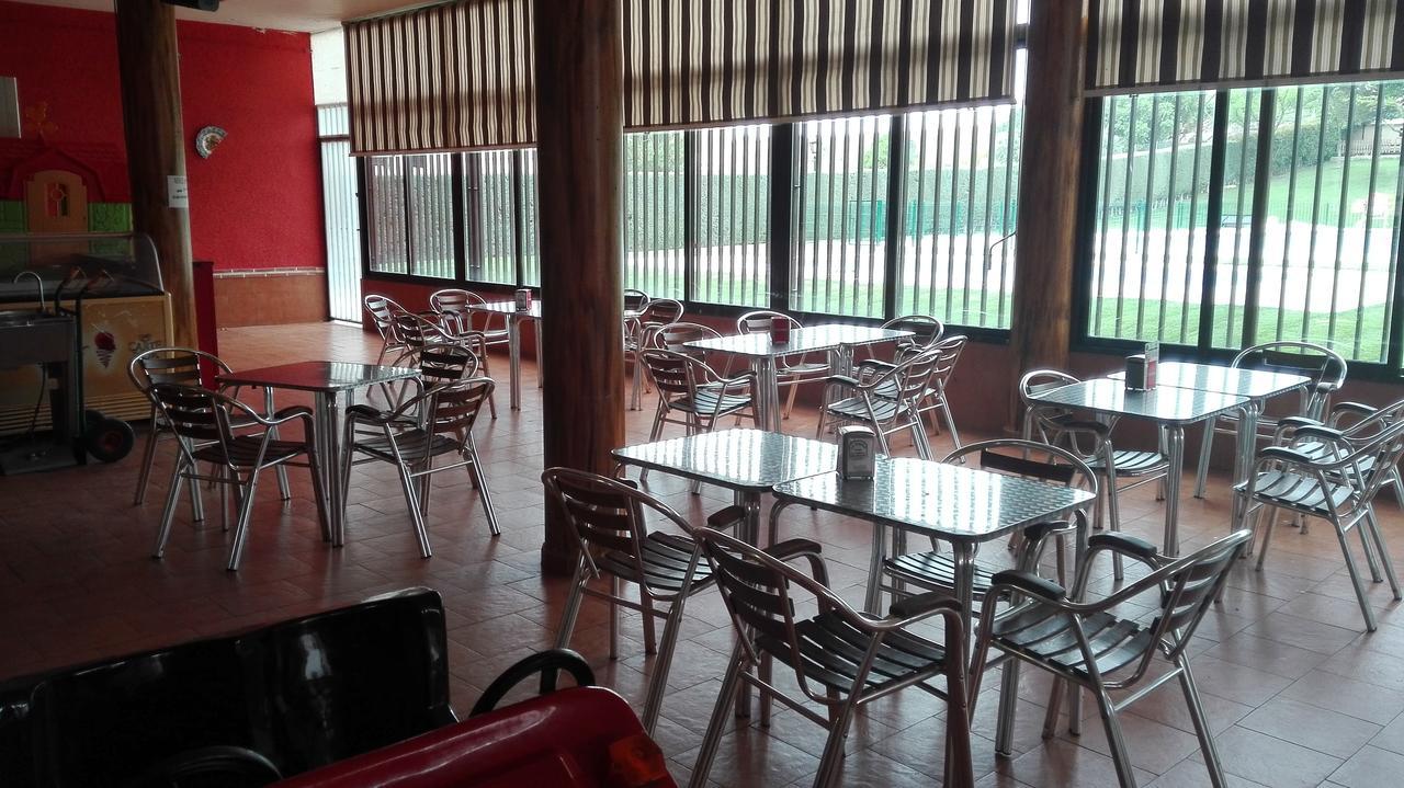 Готель Hostal La Aldaba Montearagon Екстер'єр фото