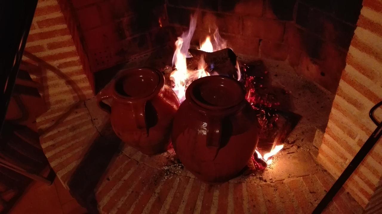 Готель Hostal La Aldaba Montearagon Екстер'єр фото